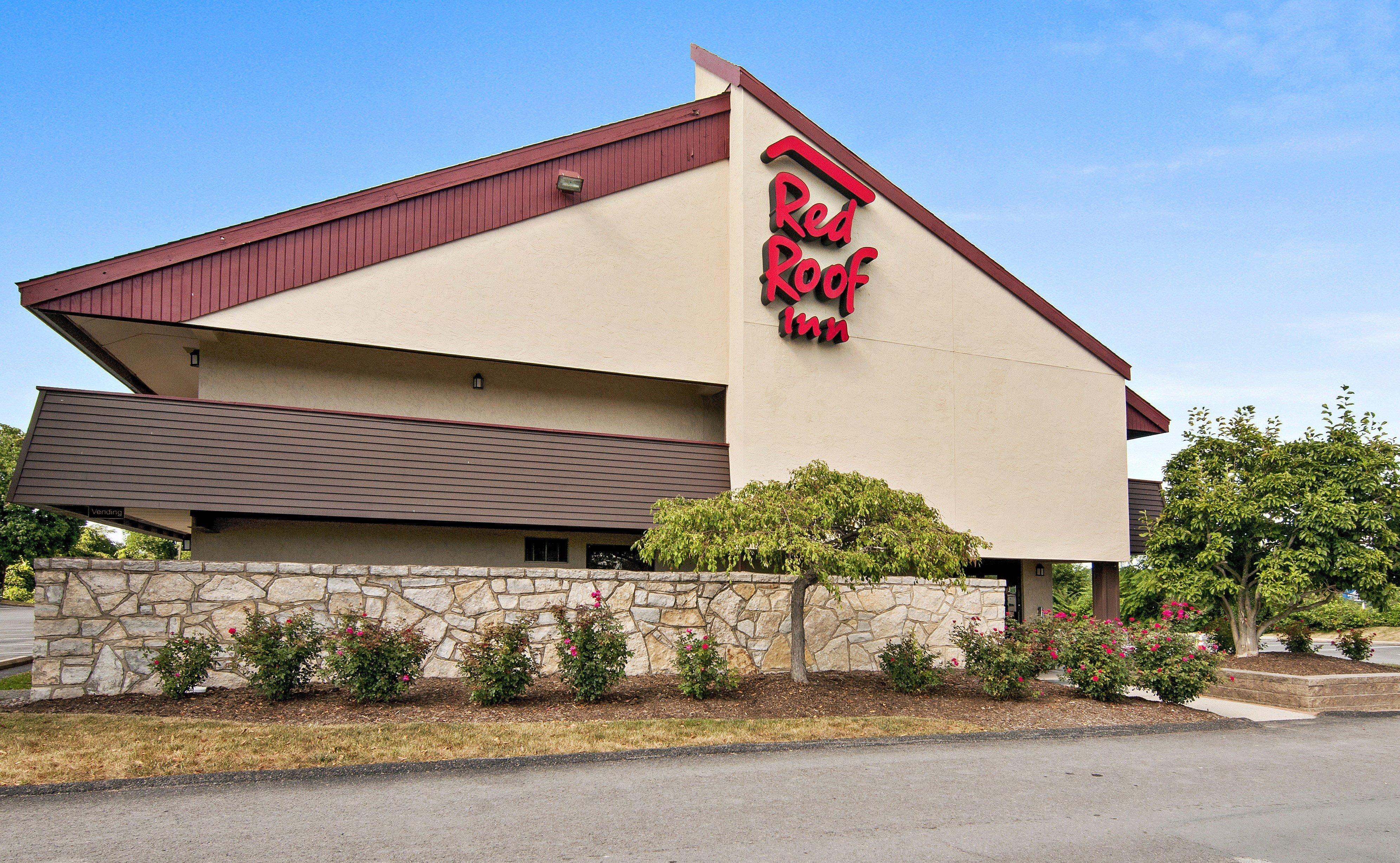 Red Roof Inn Fairmont Exterior photo